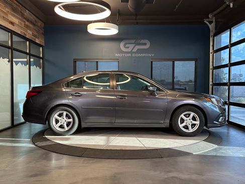 Used 2019 Subaru Legacy 2.5i Premium AWD/4WD image 2