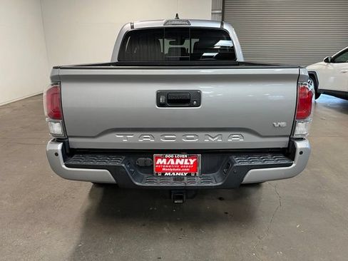 Used 2021 Toyota Tacoma TRD Off-Road w/ TRD Premium Off Road Package AWD/4WD image 4