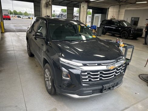 Used 2025 Chevrolet Equinox LT AWD/4WD image 7