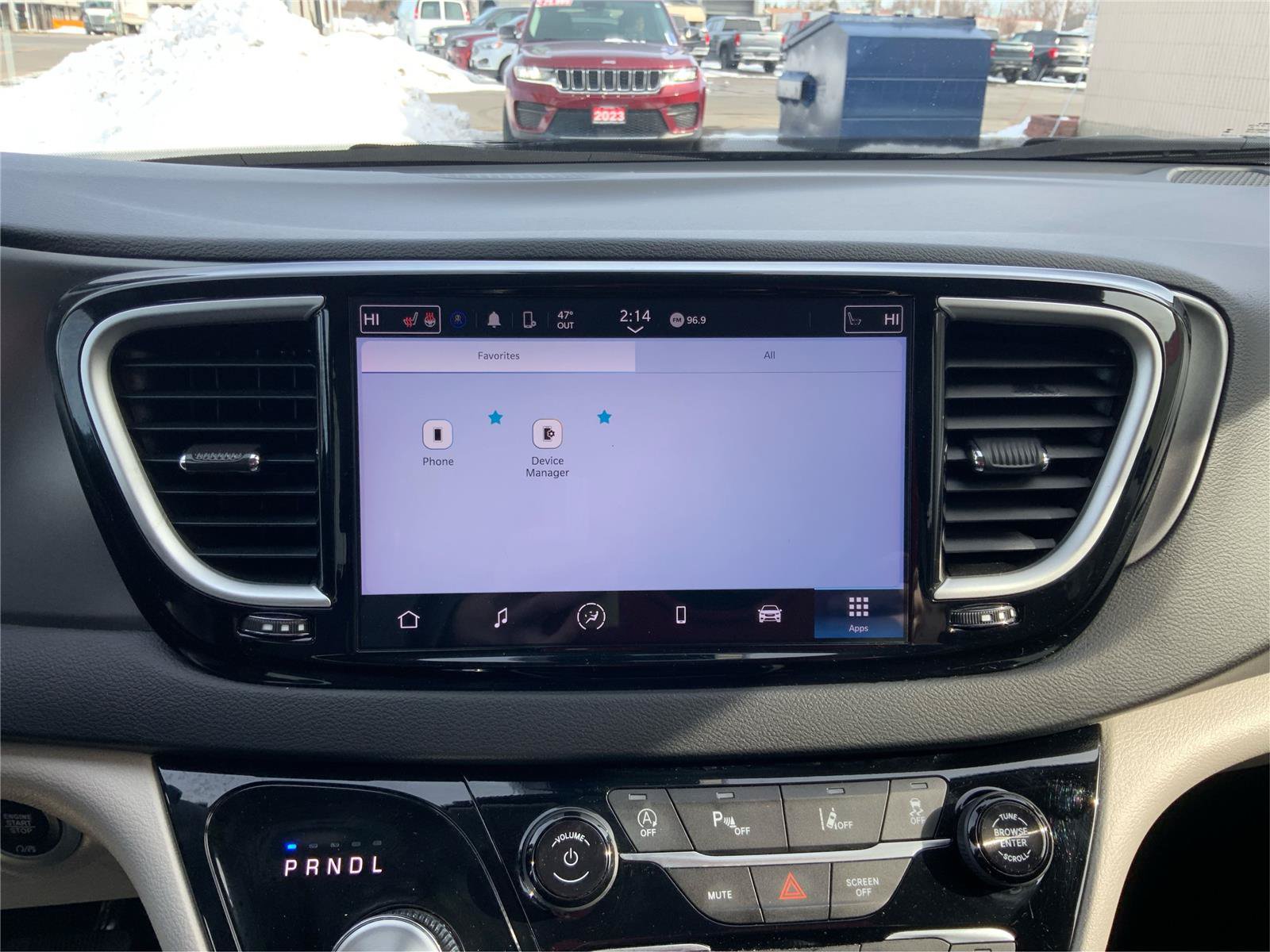 Used 2024 Chrysler Pacifica Touring-L FWD image 13