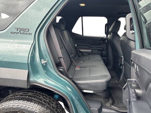 Used 2025 Toyota 4Runner TRD Off-Road Premium AWD/4WD image 23