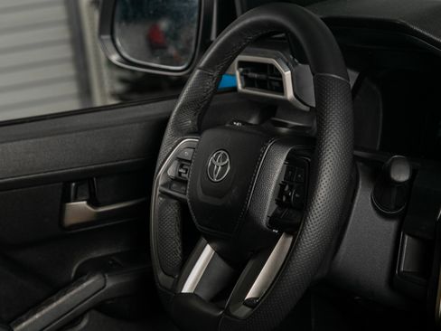 Used 2024 Toyota Tacoma TRD Sport image 28