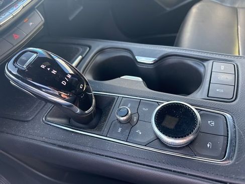 Used 2023 Cadillac XT4 Premium Luxury image 15