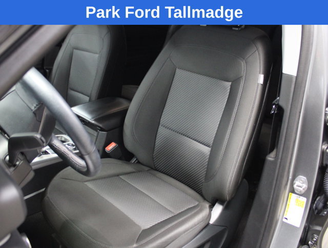 Used 2023 Ford Explorer XLT AWD/4WD image 11