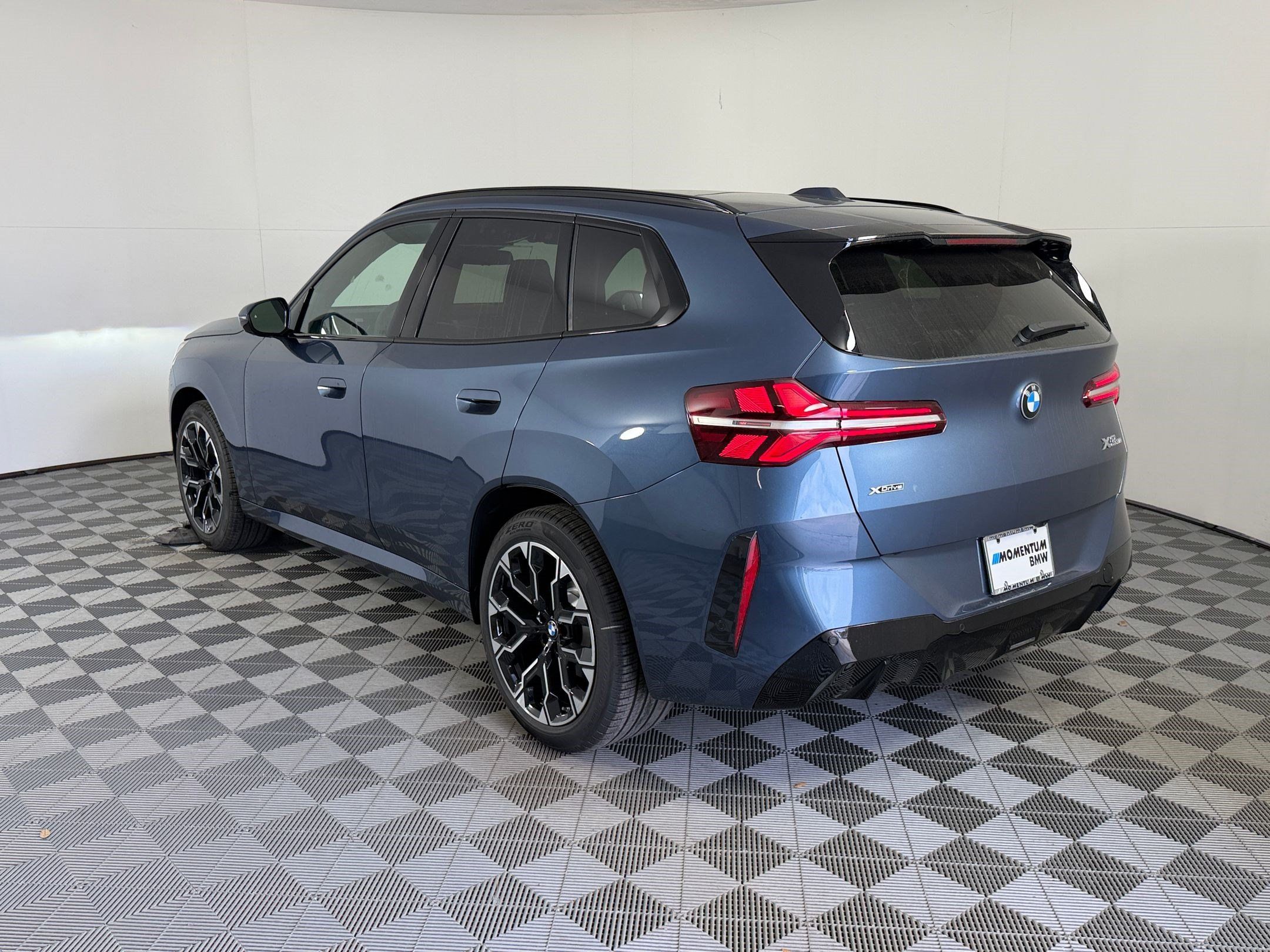Used 2026 BMW X3 xDrive30i w/ M Sport Package AWD/4WD image 3