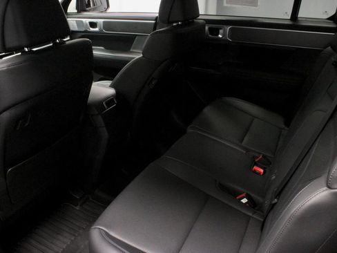 Used 2025 Hyundai Santa Fe SEL FWD image 20