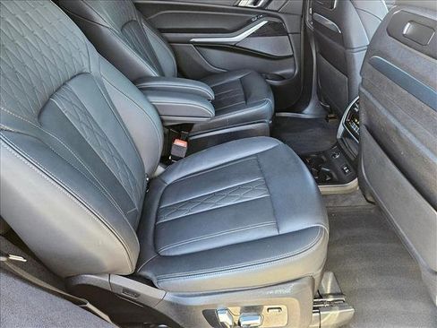 Used 2024 BMW X7 M60i w/ Executive Package image 19