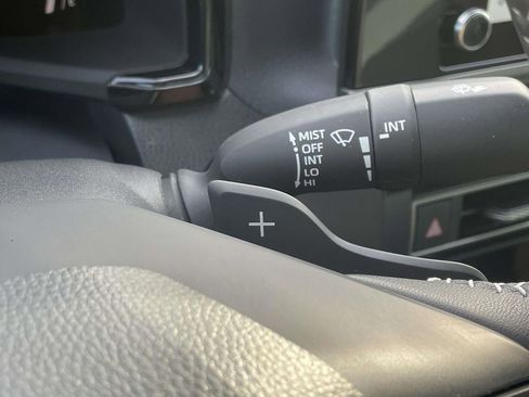 Used 2025 Toyota Camry SE w/ Convenience Package image 14