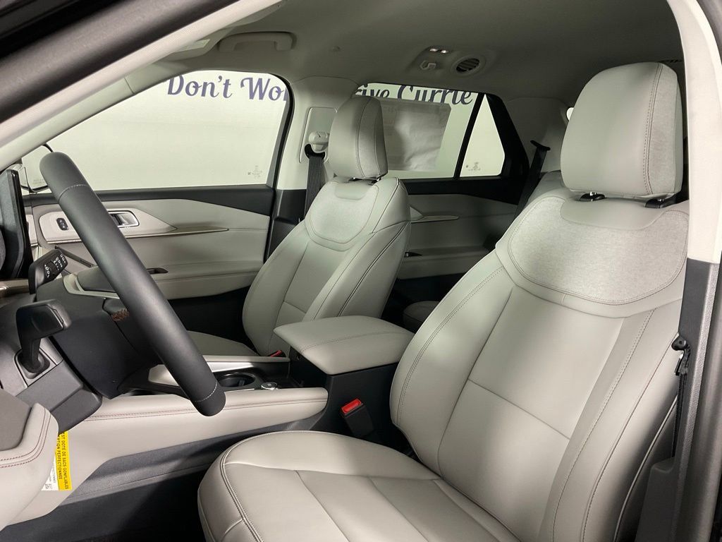 New 2026 Ford Explorer Active w/ Active Comfort Package RWD image 14