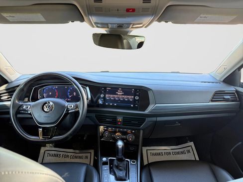 Used 2019 Volkswagen Jetta SEL w/ Cold Weather Package FWD image 23