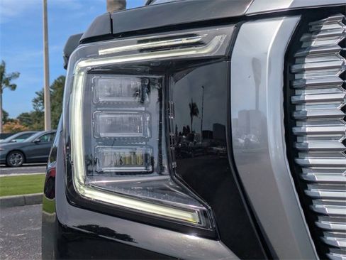 Used 2022 GMC Yukon Denali w/ Denali Ultimate Package image 10