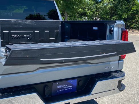 Used 2025 GMC Sierra 1500 SLT AWD/4WD image 6
