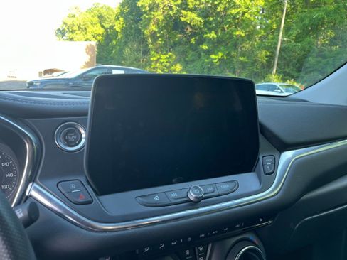 Used 2025 Chevrolet Blazer LT FWD image 17