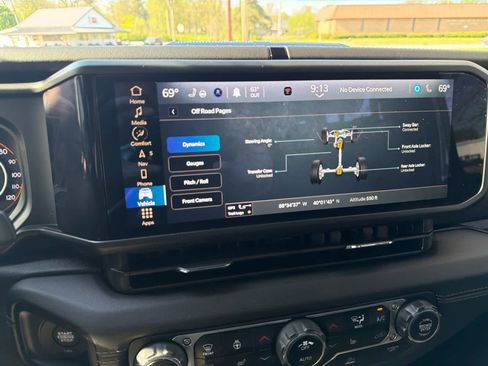 Used 2024 Jeep Wrangler Unlimited Rubicon w/ XTREMEE 35" Tire Package image 29