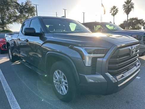 Used 2022 Toyota Tundra SR5 w/ SR5 Convenience Package image 3