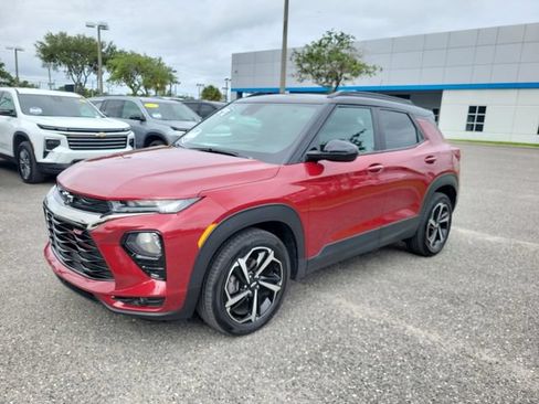 Certified 2021 Chevrolet TrailBlazer RS w/ Technology Package FWD image 2