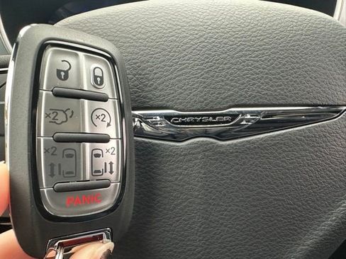 New 2026 Chrysler Pacifica Limited image 55