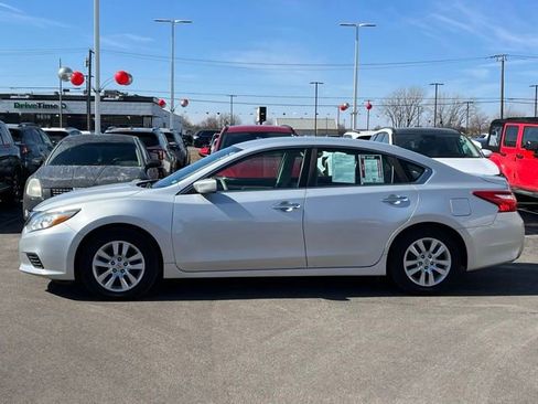 Used 2016 Nissan Altima 2.5 S w/ Power Driver Seat Package image 7