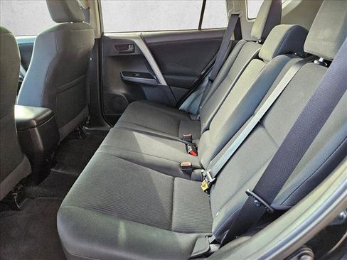 Used 2018 Toyota RAV4 LE image 20