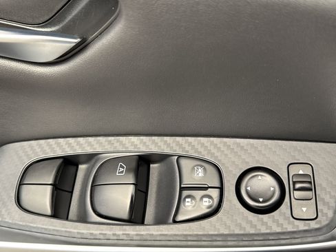 Used 2022 Nissan Sentra SR w/ SR Premium Package image 12