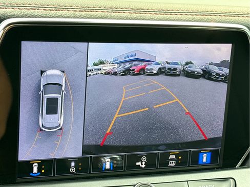Certified 2021 Chevrolet Blazer RS w/ Enhanced Convenience Package AWD/4WD image 19