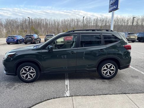 Used 2023 Subaru Forester Premium image 6