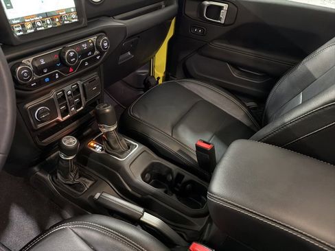 Used 2023 Jeep Wrangler Unlimited Sahara image 22