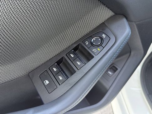 Used 2025 BMW M235i xDrive w/ M Performance Package image 9