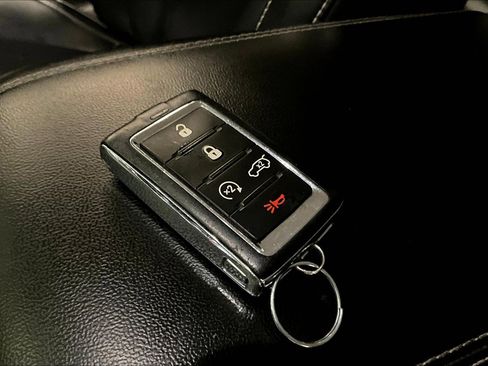 Used 2022 Jeep Grand Cherokee L Limited w/ MOPAR Finishing Package AWD/4WD image 34