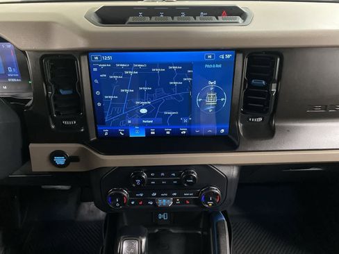 Used 2022 Ford Bronco Wildtrak image 23