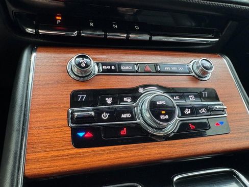 Certified 2020 Lincoln Aviator Reserve image 17