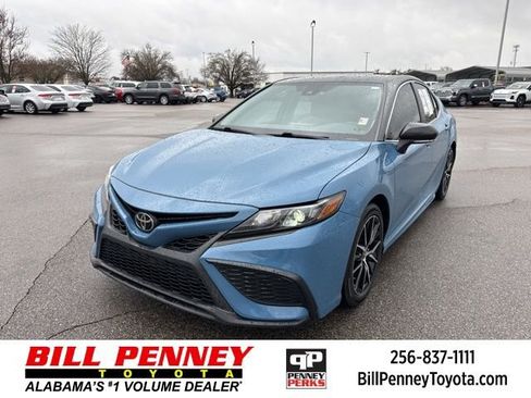Used 2023 Toyota Camry SE image 1