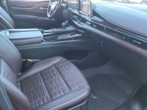 Certified 2024 Cadillac Escalade Premium Luxury Platinum image 20