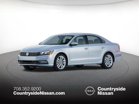 Used 2018 Volkswagen Passat 2.0T SE FWD image 1