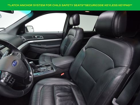 Used 2017 Ford Explorer XLT w/ Equipment Group 202A image 11
