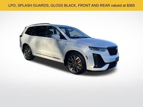 Used 2023 Cadillac XT6 Sport w/ Technology Package image 7