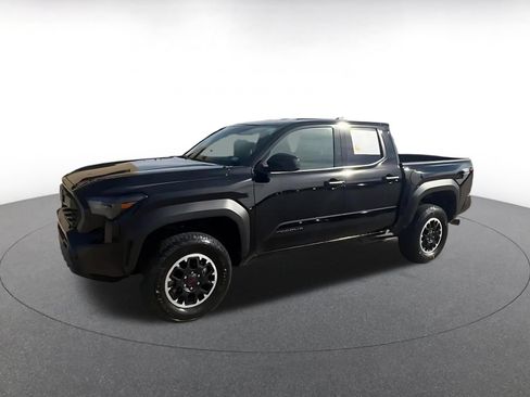 Used 2025 Toyota Tacoma TRD Off-Road AWD/4WD image 8