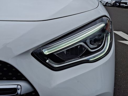 Used 2022 Mercedes-Benz GLA 250 4MATIC image 9