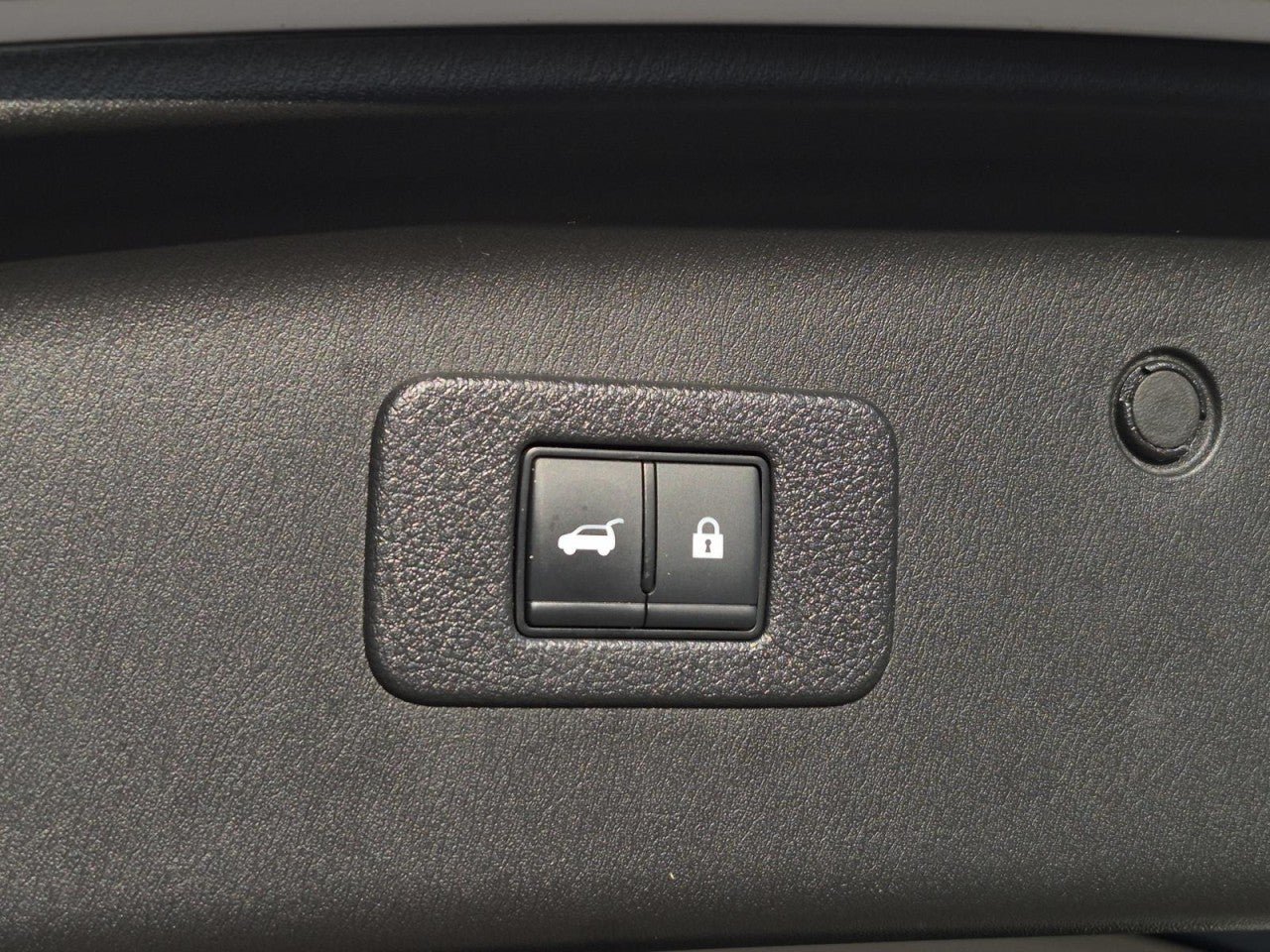 Used 2023 Nissan Armada SL RWD image 9