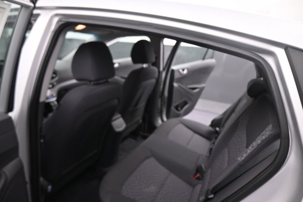 Used 2018 Hyundai Ioniq Blue FWD image 40