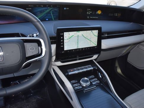 New 2026 Lincoln Nautilus Reserve image 27