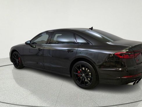 Used 2022 Audi S8 w/ S8 Comfort Plus Package AWD/4WD image 6