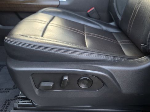 Used 2023 Chevrolet Silverado 1500 High Country w/ Technology Package image 27