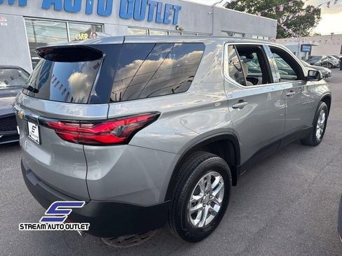 Used 2023 Chevrolet Traverse LS image 12