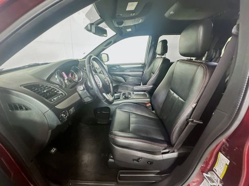 Used 2019 Dodge Grand Caravan GT FWD image 13