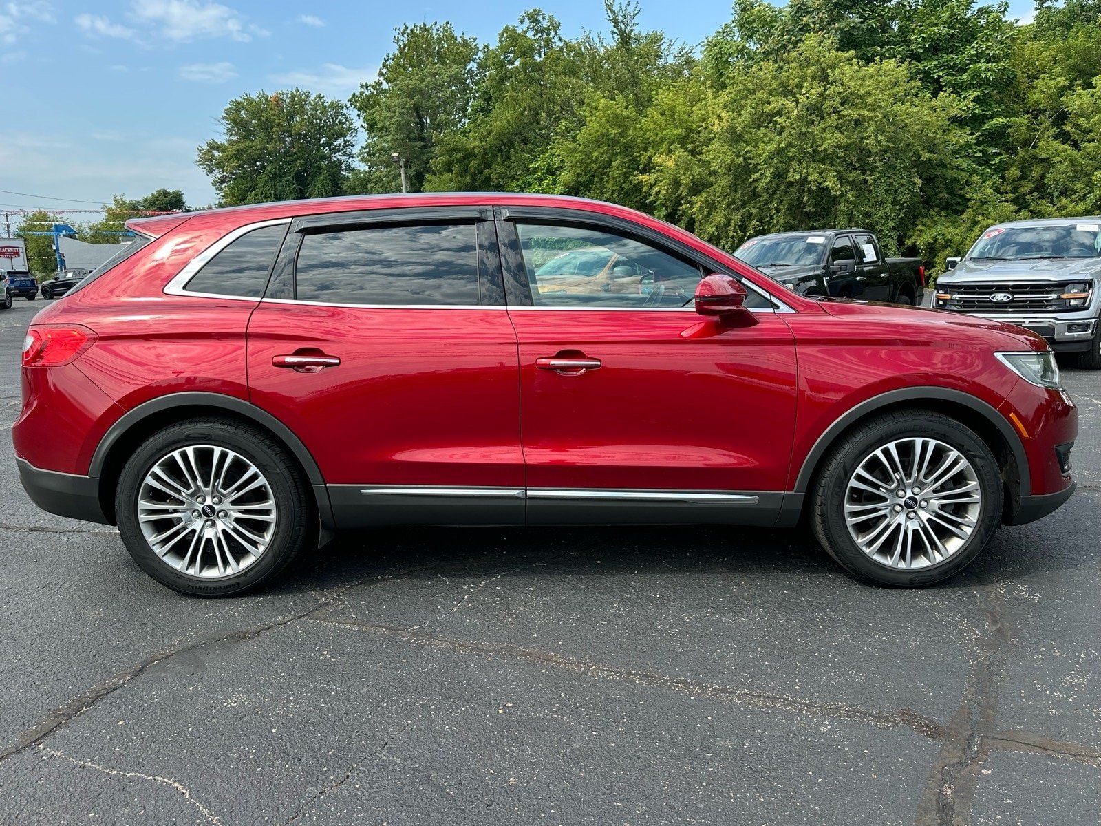 Used 2016 Lincoln MKX Reserve w/ Equipment Group 102A AWD/4WD image 4