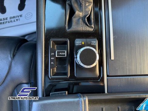 Used 2022 Toyota Tundra Platinum AWD/4WD image 25
