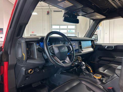 Used 2024 Ford Bronco Badlands image 18