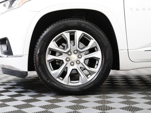 Used 2018 Chevrolet Traverse Premier AWD/4WD image 6