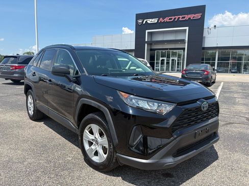 Used 2021 Toyota RAV4 LE AWD/4WD image 1